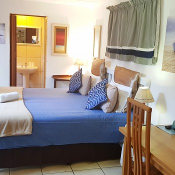 Apartment Dining table -ensuite