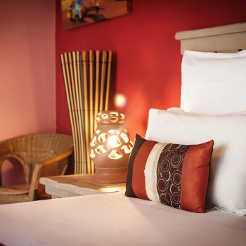 Savannah: King/twin bedroom - full bath